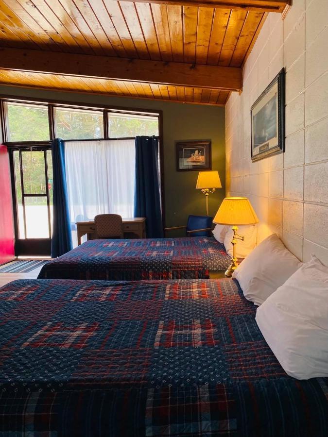 Huron Sands Motel And Restaurant Providence Bay Екстериор снимка