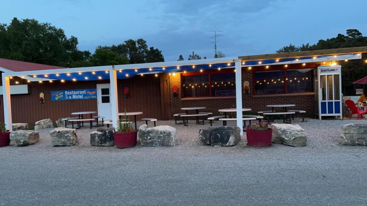 Huron Sands Motel And Restaurant Providence Bay Екстериор снимка
